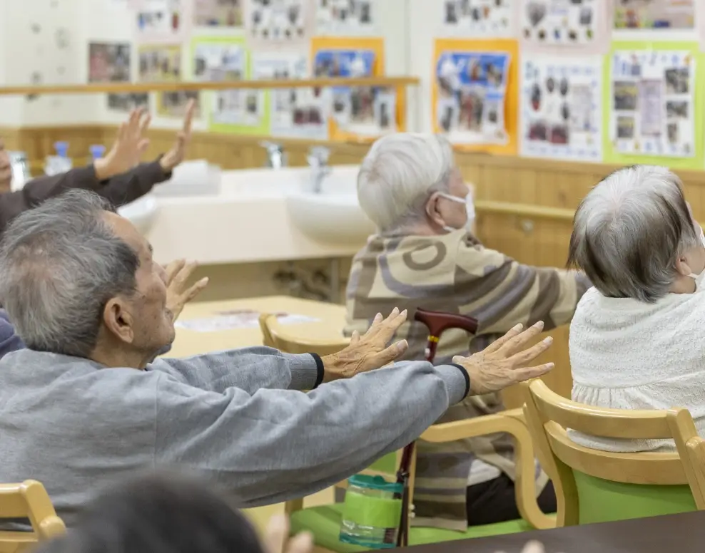 みんなで運動を行っている様子